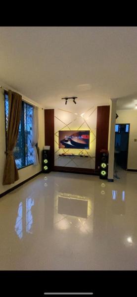 Villa kota bunga 3 BR Kolam renang pribadi